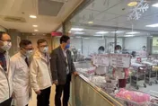 張善政兌現政見！親探77位元旦寶寶　透露2、3胎加碼補助預算有了