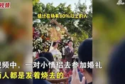 情侶發燒「仍參加婚禮」到了先領退燒藥　新郎台上笑稱：全陽宴！