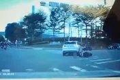 影/竹科驚悚車禍影像曝光！右轉車撞機車…女騎士有夠慘「前後輪各輾1次」