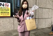 快訊/高虹安挖新竹棒球場弊案！她送證據進地檢署了