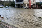 桃園龍潭抽水站爆管！大水沖入民宅水深沒腳踝　「逾33萬戶停水」恢復時間出爐