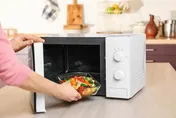 你今天還在吃除夕的年夜飯嗎？總是吃不完太豐盛！食物保存要做好 招名威：小心細菌孳生