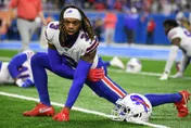 影/心臟驟停撿回一命！NFL球員病床比愛心　水牛城比爾奪勝祝福