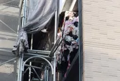 台中透天厝陽台掛滿女用內衣配佛經！女屋主出面訴原因