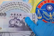 影/彰雲桃民眾注意！高雄警破獲偽鈔集團　流竄序號全是「HR484268XD」