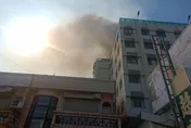彰化護理之家「頂樓餐廳失火」！黑煙直竄天際...警消拉水線30分鐘撲滅