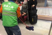 北捷高效率紅到國外！乘客打翻飲料...清潔人員僅花「6分鐘」上車清理　法國男嘆：歐洲不可能