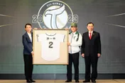 洪一中領軍台鋼雄鷹！前2年確定執掌兵符　第3年可能會有變動