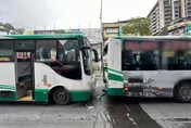 快訊/新北新莊公車急煞！後車「親屁股」擋風玻璃碎　乘客震傷撞斷牙齒3傷