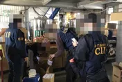 驚！萬瓶「假金酒」疑似已流入市面　還自製酒精添加香料以假亂真　警破獲製造工廠