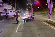 悲傷年夜飯！蘆洲53歲騎士擦撞機車「噴飛摔地」　小客車輾過不治