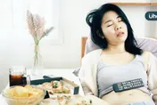 春節連假大吃大喝怕身材走鐘？名醫教3招讓你過年吃不胖！