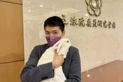 蘇貞昌請辭臉書一片暖！何志偉聲援慘遭出征「民進黨會被內奸搞倒」