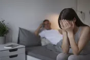 渣男出軌！小三、老婆同時懷孕逼退正宮　她竟要脅扶正否則墮胎