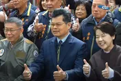 黃珊珊陪同走春參香　柯文哲：拜託她做這件事