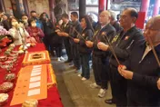 影/「媽祖很歡喜！」　嘉義新港奉天宮抽國運「中上籤」　疫情快結束、人民平安