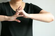 折手指「那裡」會變粗嗎？　美國醫「實測60年」結果曝光