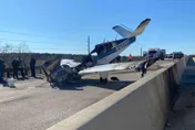 影/美國小飛機迫降高速公路撞上貨車車頂　超驚險第一手畫面曝光！