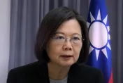 被噓爆！蔡英文向僑胞喊話「已全面檢討請繼續支持政府」慘遭網友拆穿痛罵