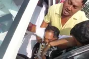 悚！印度官員眾目睽睽下遭槍擊亡　竟是執勤員警行凶
