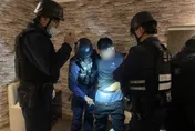 快訊/逢甲隨機砍人男摩鐵遭逮！疑帶槍被低胸妹勸阻　還嗆路人「看X小」