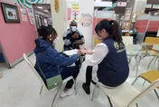 影/逾期居留面臨出入境管制！移民署助查德小女孩「自行到案」解套　得以順利返國
