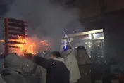 影/爆滿人潮享台南蜂炮炸裂快感！累計「12位民眾」受傷　13歲學生左眼炸傷送醫