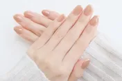 指甲竟可看出疾病問題！醫揭「2特徵」：這種指甲恐是肺、心臟在求救！