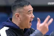 影/無腦敗球！世新外籍生亂丟「Logo Shot」教練當場氣瘋　4分不敵台師大12連勝遭中斷