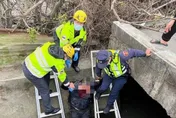 影/6旬老翁巡農田遭強風吹倒...慘困3公尺深圳溝1hr　所幸路人發現獲救