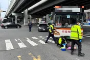 行人地獄又一樁？新北中和這輛公車　疑因視線死角撞倒斑馬線上８旬嬤