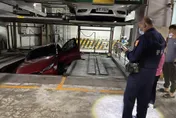 影/嫩妹停車「機械車位下移」險成肉餅！他釀禍竟甩鍋：沒錢賠…拍屁股走人
