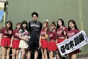 林襄浪潮狂襲石垣島！日文大喊「我愛你」場邊高潮　羅德監督虧他：休息室狂盯