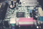 Intel傳斥資10億美元越南擴廠！路透：減少對台半導體依賴