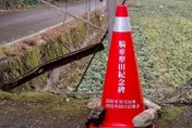 超暖！紀念友人摔車設「犁田紀念碑」警世　網：感謝先烈的犧牲