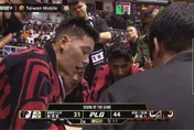 「藤真豪」就是狂！林書豪暫停講戰術　鄭志龍一旁安心喊：大家注意聽