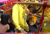 白沙屯媽祖進香/「孩子別怕有我在！」　媽祖婆為幼童賜福眾人鼻酸
