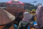 白沙屯媽祖進香/粉紅超跑轎頭現神蹟　「白霧光神蹟照」曝