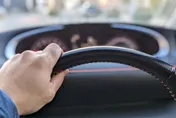 50歲男開8小時車程竟釀癱瘓！尿失禁就醫才知是罹「馬尾症候群」