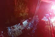 南非傳重大車禍！觀光巴士對撞運鈔車墜河　至少20人喪生