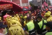 白沙屯媽祖進香/粉紅超跑必定停駕這地方！ 先到北辰派出所再進北港朝天宮
