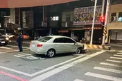 快訊/警紀又出包！高雄保五總隊警「酒後自撞分隔島」　恐記1大過