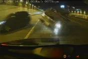 影/台74線連環車禍！休旅車追撞後翻車　驚險畫面曝光