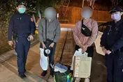 2外籍人士「人生地不熟」！暖心警護送回宿舍　網大讚：台灣之光