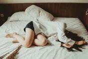 50歲女想輕生吞滅鼠藥！隔天眼白大出血、全身多處瘀傷　家人急送醫