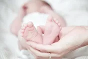 新手媽抱寶寶整夜不放手！隔日孩子窒息亡　她推測是這原因