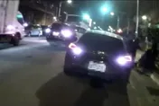 新北男開變造車牌福斯跑車遭警攔查　車上搜出一堆東西GG了