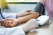 小心健康的隱形殺手！ 網熱議「6大高血壓」前兆：頭暈跌倒恐致命