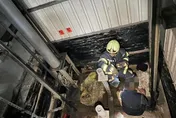 快訊/恐怖電梯吃人！男子恍神「手腳全斷」慘跌2公尺電梯井