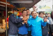 藍營最強母雞來了！　南投立委補選黃金周侯友宜陪市場掃街